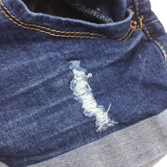 Wannabettabutt YMI distressed booty shorts - Picture 3 of 5